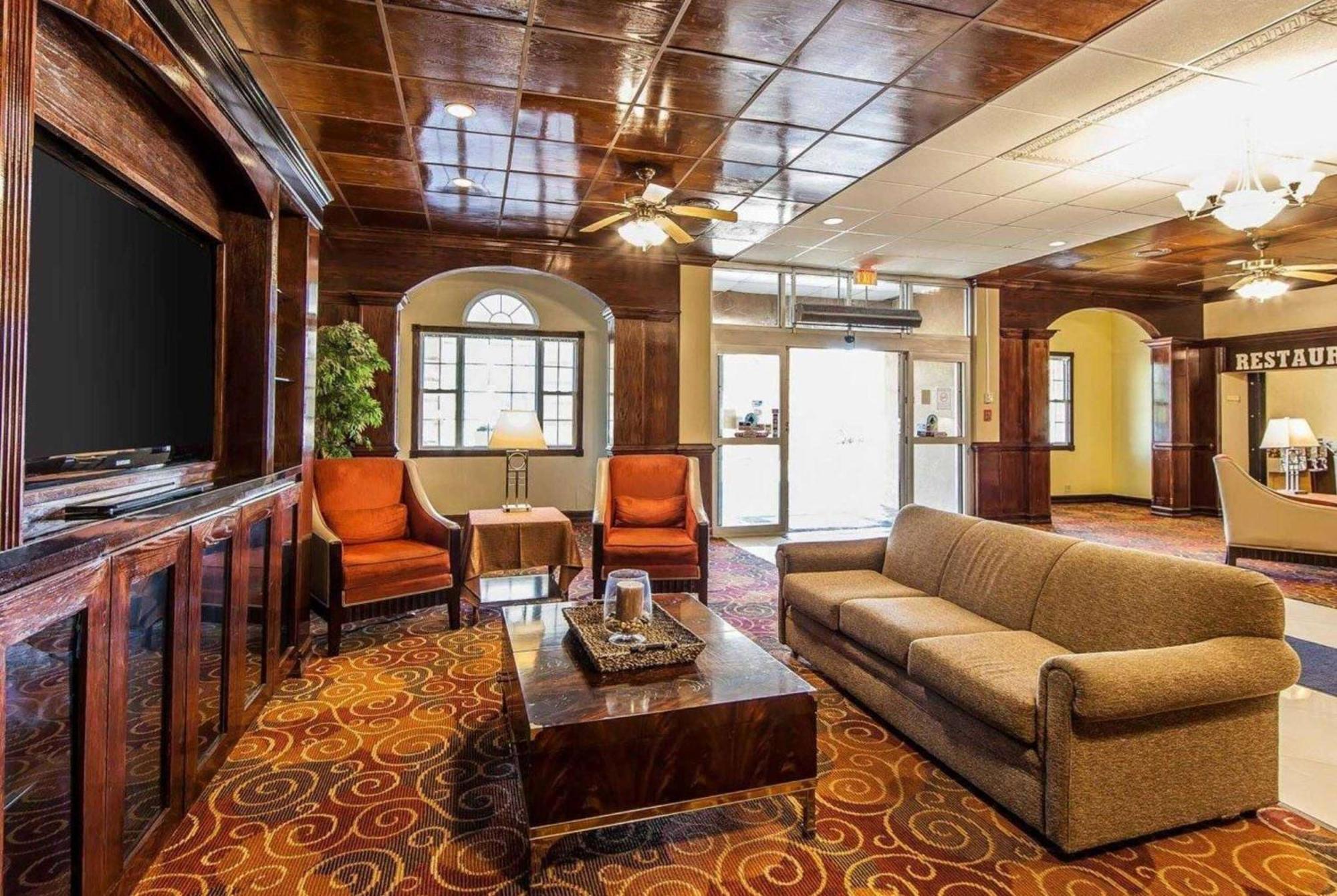 Wingate By Wyndham Marietta Conference Center Ohio Hotel Buitenkant foto